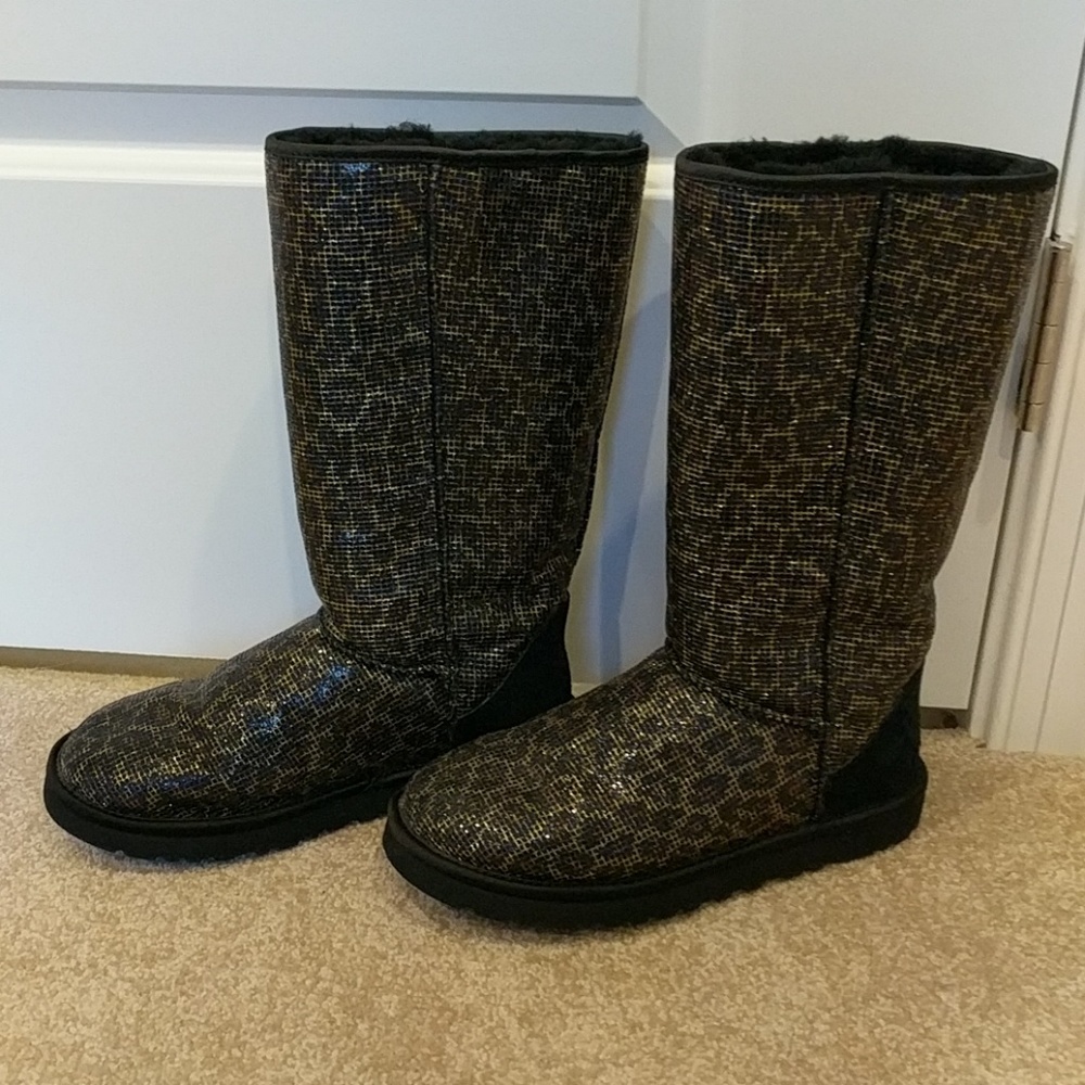 New UGG Australia black glitter leopard classic